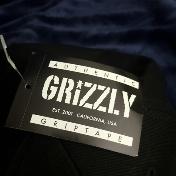 NWT GRIZZLY GRIP TAPE OG HAT - Picture 4 of 7